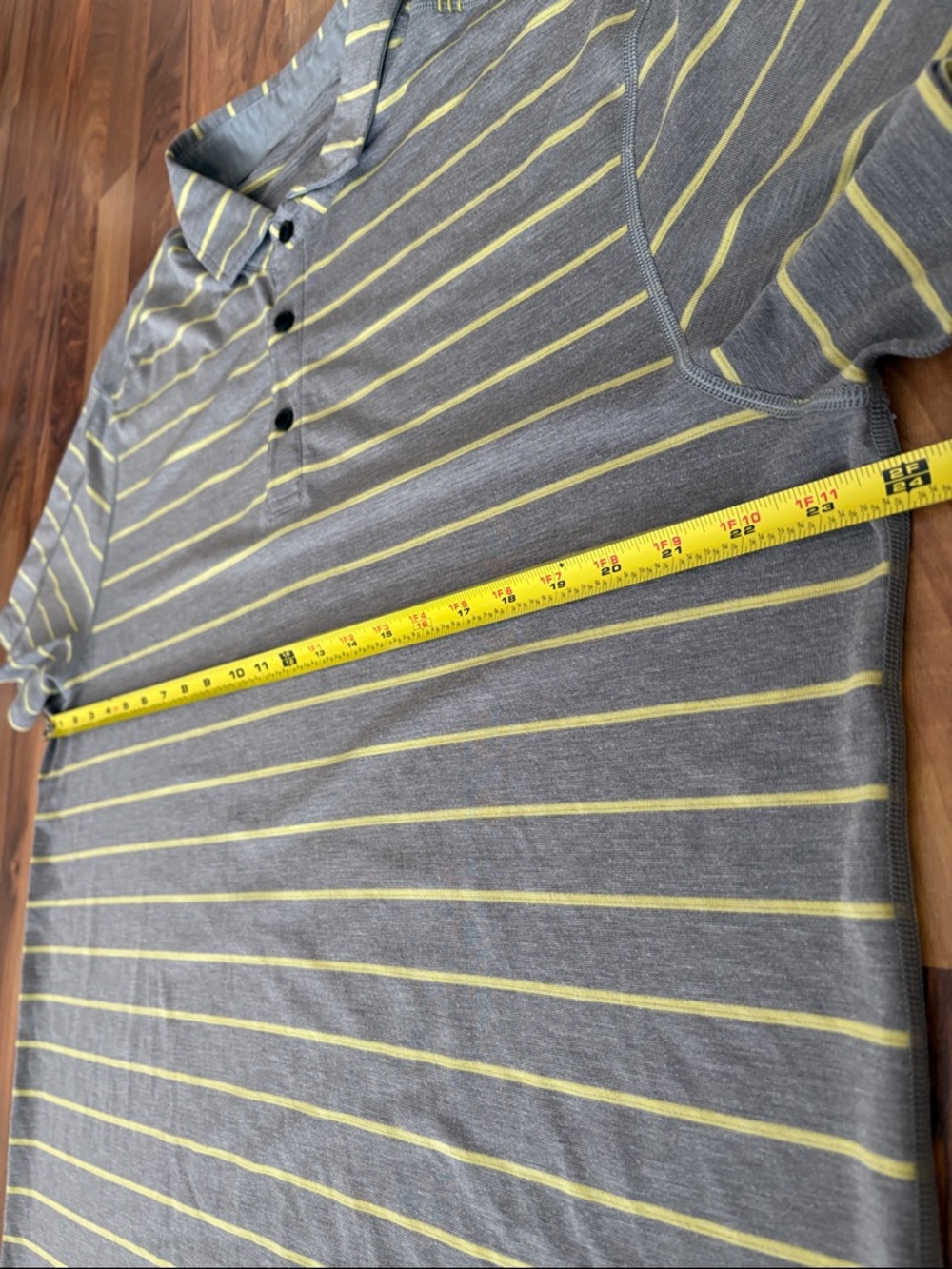 lululemon Men’s Gray Polo with Yellow Stripes No size tag (fits like XL) - Picture 5 of 6